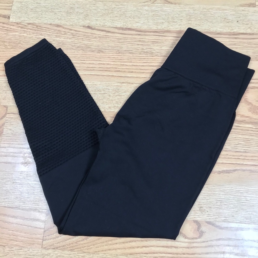Fabletics Black Full Length Mesh Calf Legging Sz L